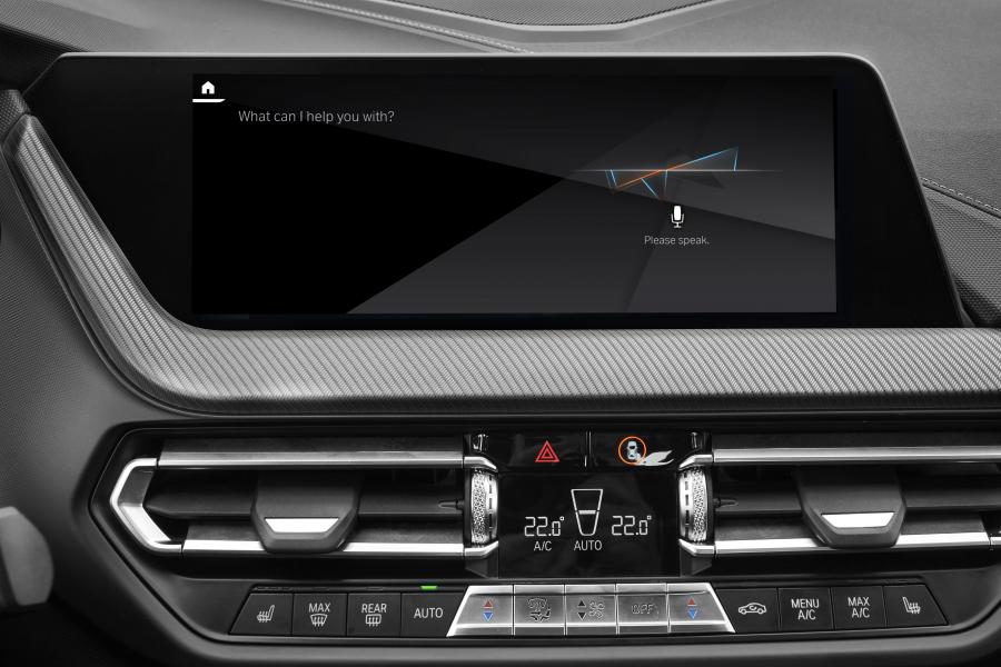 Детали интерьера BMW M235i xDrive Gran Coupe (F44) 2020 года  (WW) (фото 32 из 96)